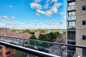 Charming 1 Bed Apartment on St Kilda Rd